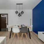 Klimasa White&blue With Balcony In By Renters Daire *