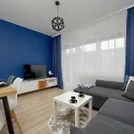 Klimasa White&blue With Balcony In By Renters Daire *