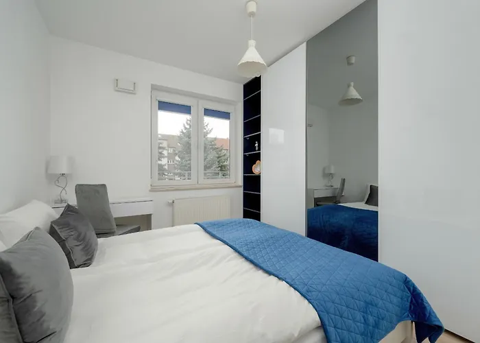 Klimasa White&blue With Balcony In By Renters