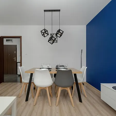 Klimasa White&blue With Balcony In By Renters Apartment *