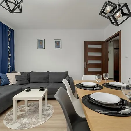 Klimasa White&blue With Balcony In By Renters Apartment Wroclaw