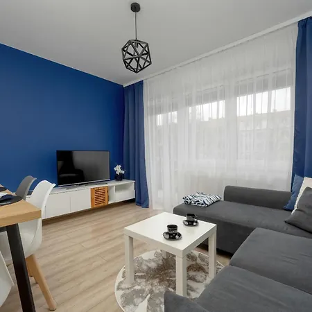Klimasa White&blue With Balcony In By Renters Apartment *