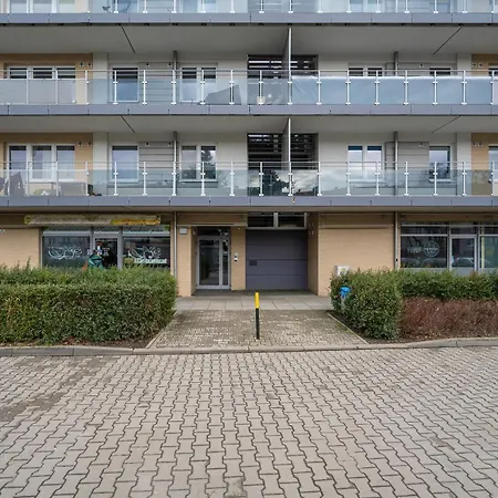 Klimasa White&blue With Balcony In By Renters Apartment Wroclaw