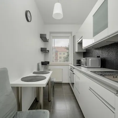 Klimasa White&blue With Balcony In By Renters Apartment Wroclaw