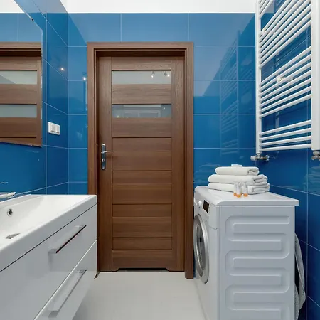Klimasa White&blue With Balcony In By Renters Apartment