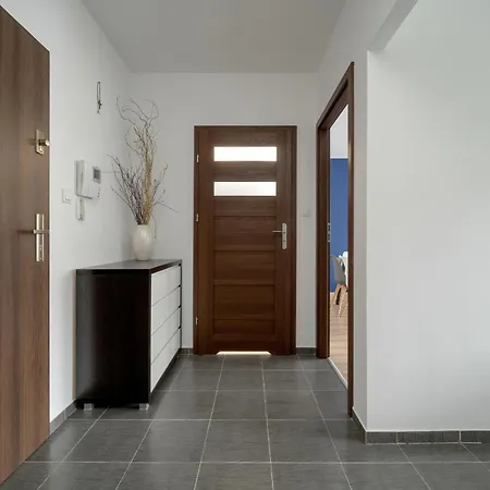 Klimasa White&blue With Balcony In By Renters Apartment