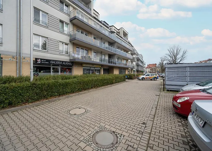 Klimasa White&blue With Balcony In By Renters Appartement Wrocław